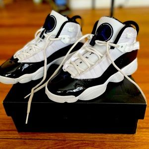 Youth Air Jordan excellent condition size 6!